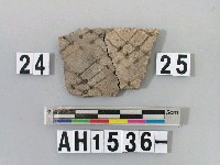 藏品(灰色細砂陶片)的圖片